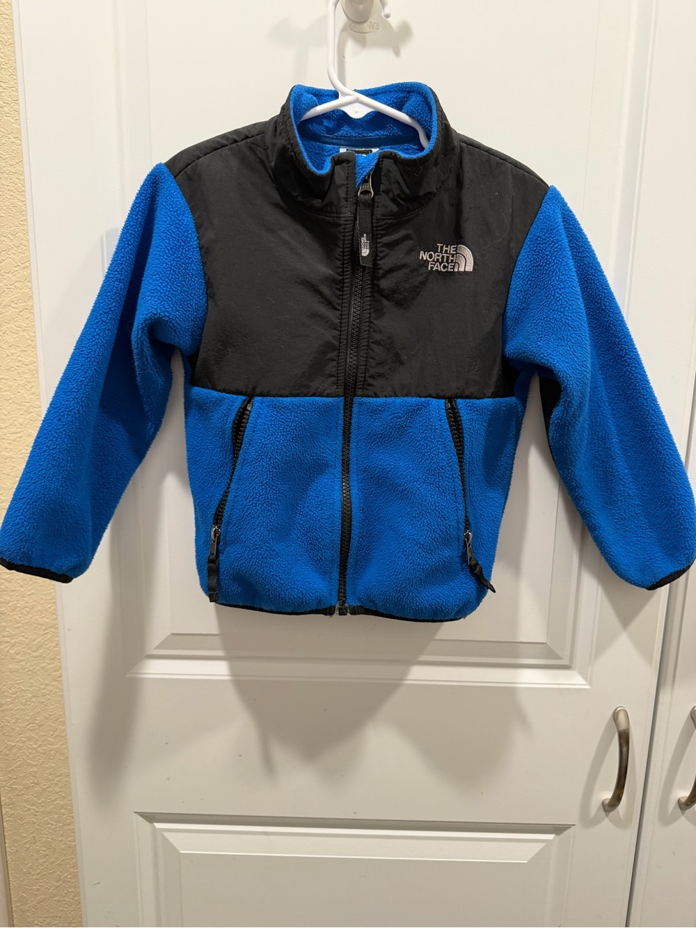 The North Face Kids Electric Blue and Black Puffer-Style Fleece Jacket